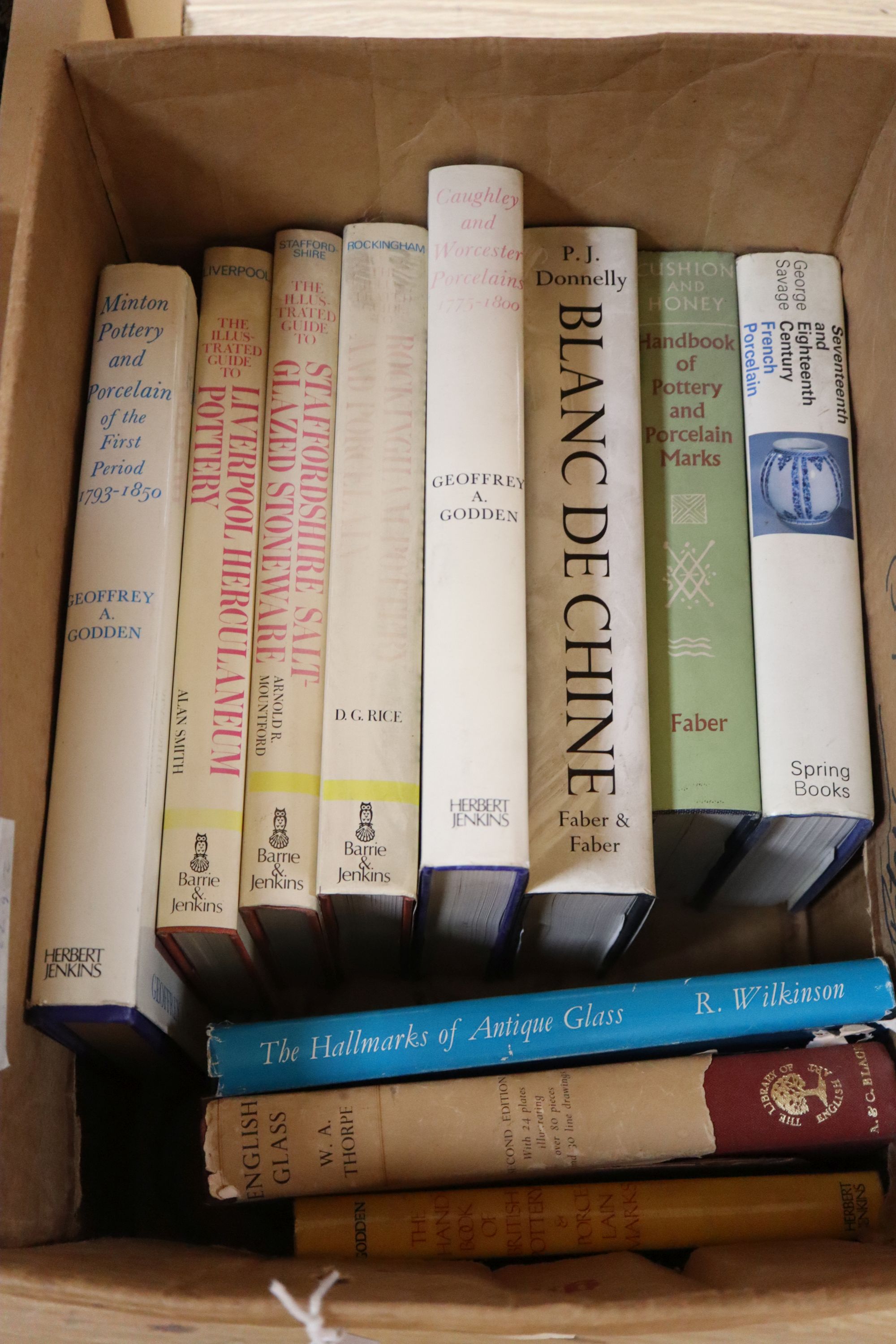 A quantity of Antiques and reference books, largely ceramics and furniture